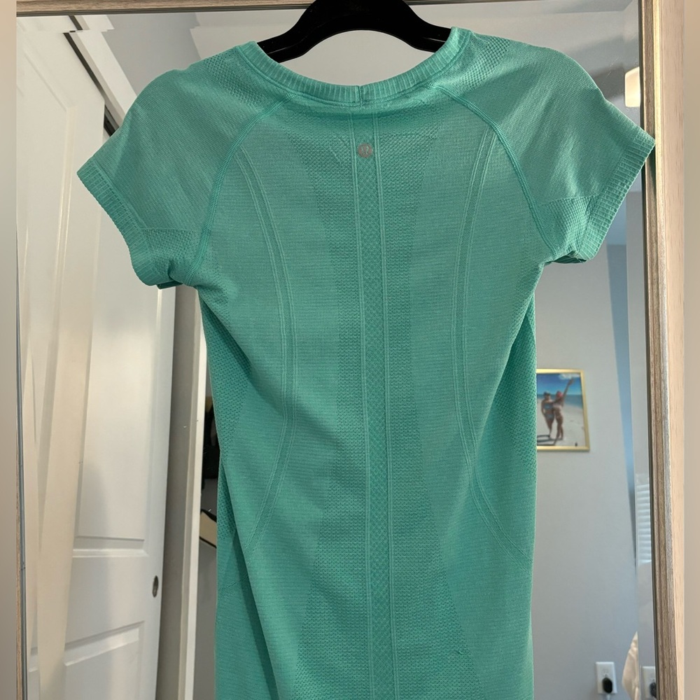 Lululemon Swiftly Tech Short-Sleeve Shirt 2.0